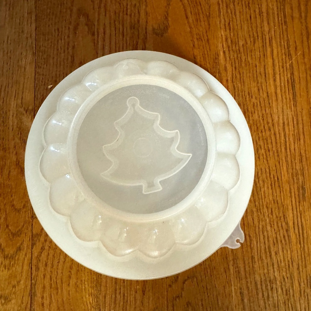 Vintage Tupperware Jel- N-Serve Jello Mold